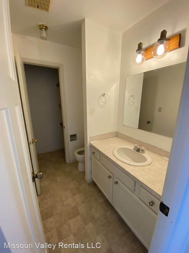 Building Photo - 2 br, 1.5 bath House - 512 17th Street NW