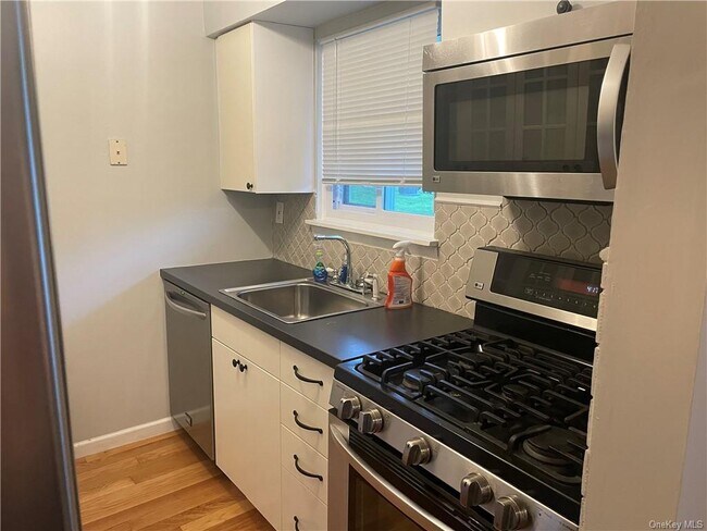 Foto del edificio - 321 Titusville Rd