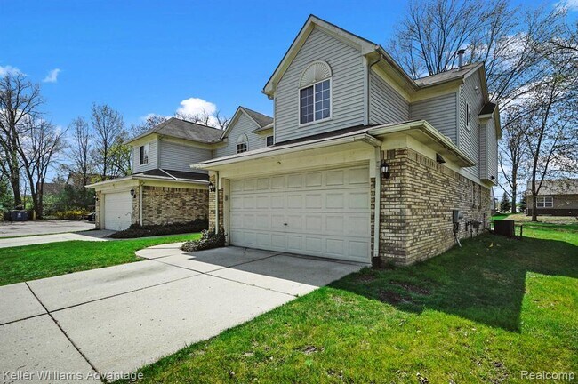 Building Photo - 15115 Fairfield St