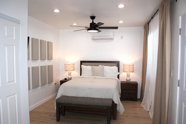 Foto del edificio - 7063 Aura Ave