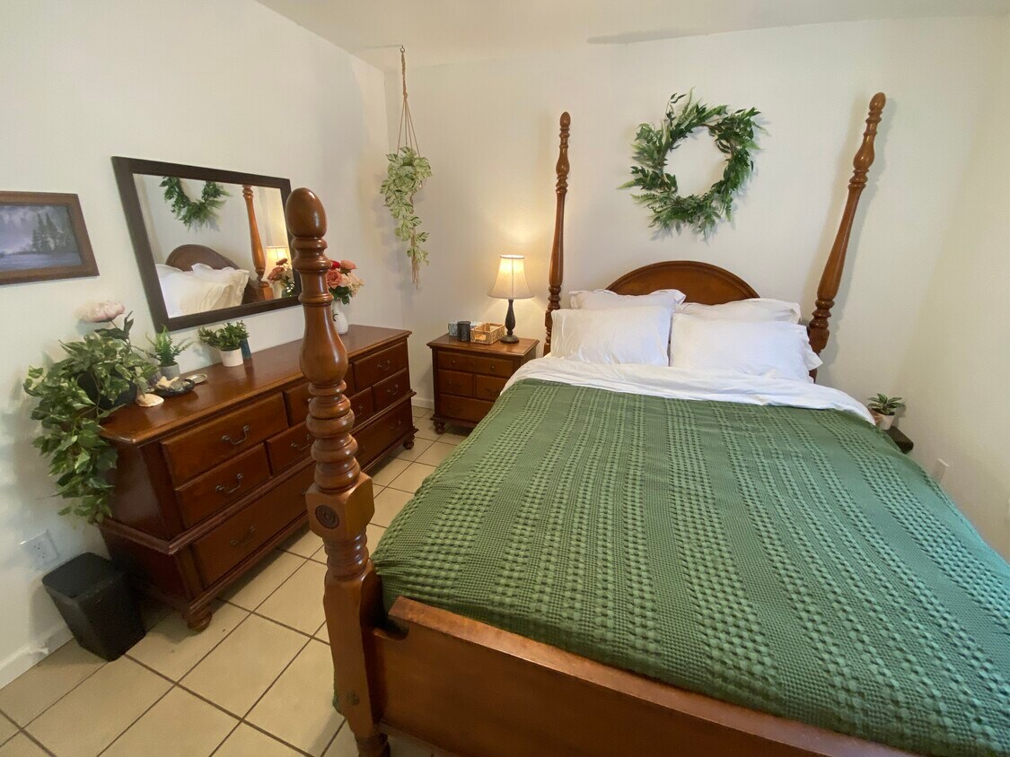 Foto principal - 5765 Crow Dr
