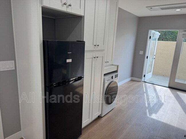 Building Photo - 2828 E Mariquita St