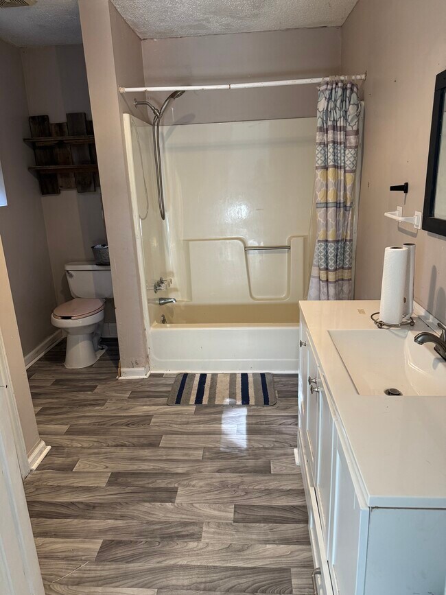 Foto del edificio - 3380 Goodwin Ln