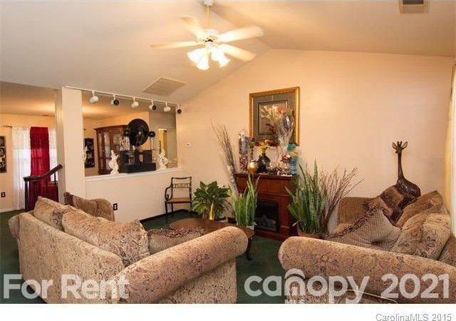 Building Photo - 10011 Redbud Tree Ct