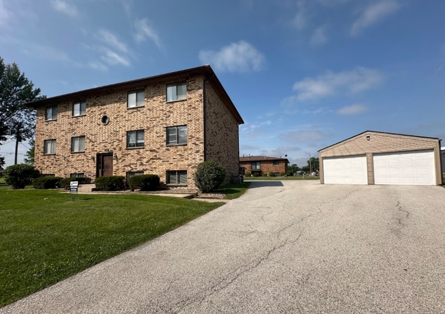 Building Photo - 1106 8th St Ct