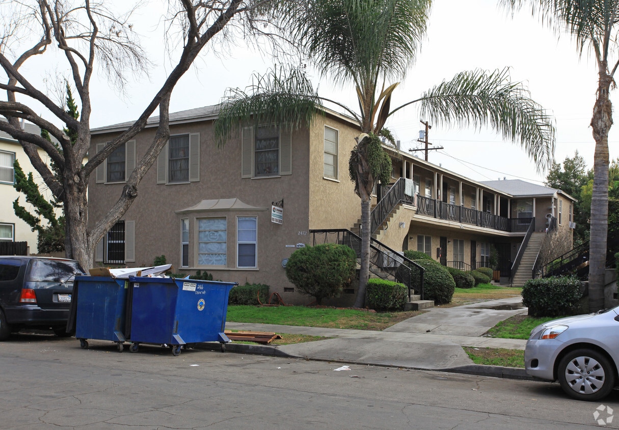 Building Photo - 2472 Cedar Ave
