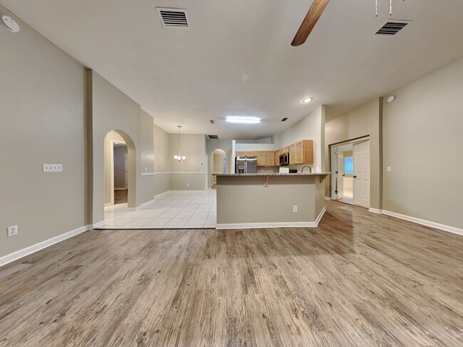 Foto del edificio - 1145 Buckbean Branch Ln E