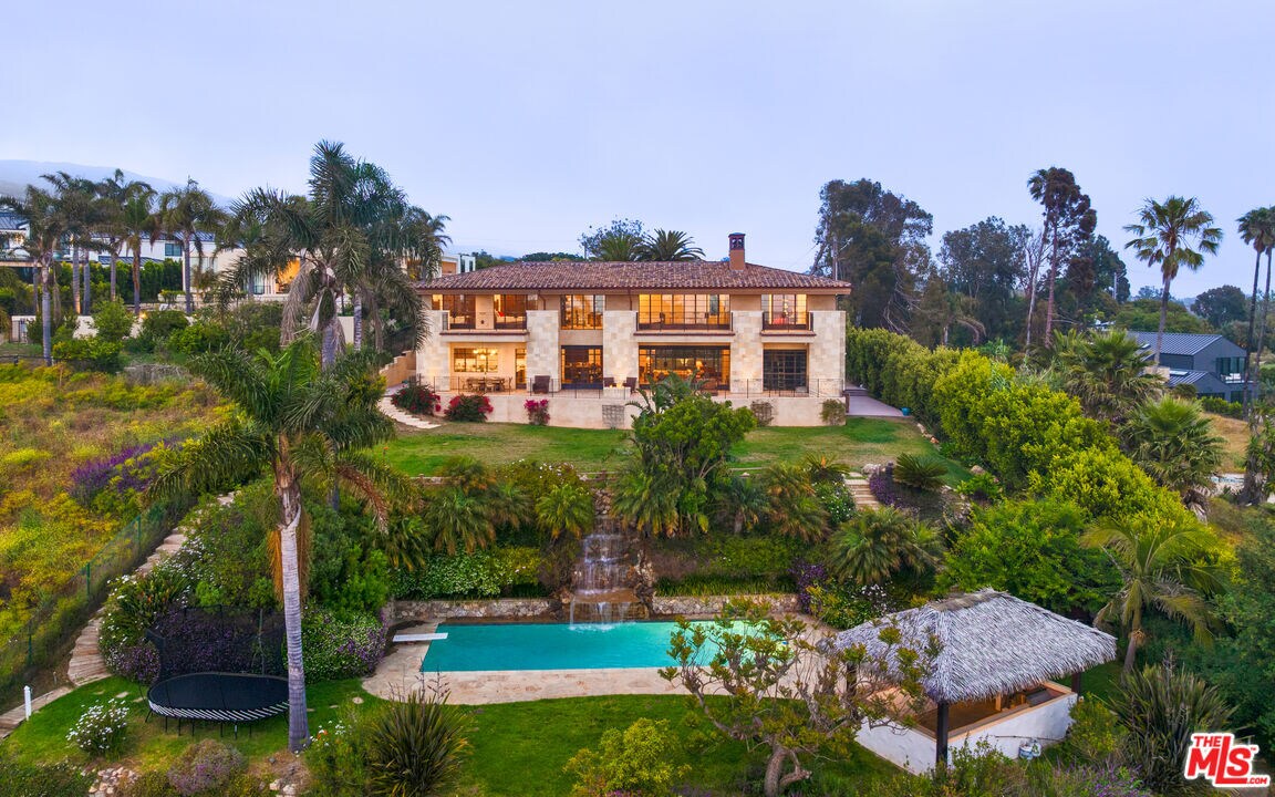 Foto principal - 5849 Filaree Heights Rd