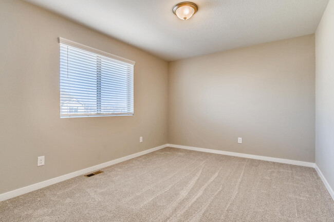 Building Photo - 10929 Dusk Sky Point