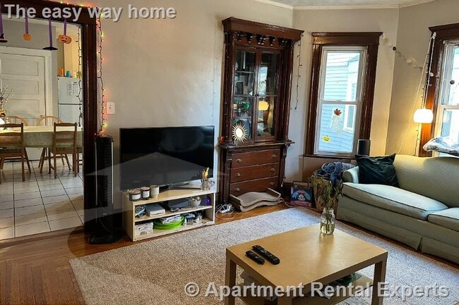 Photo - 183 College Ave Apartment