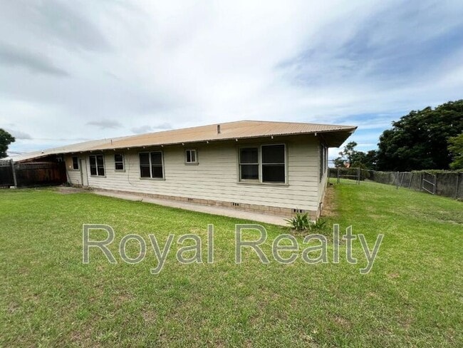 Building Photo - 5435 Lower Kula Rd