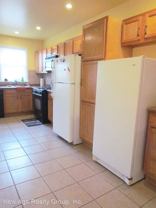 Building Photo - 3 br, 2.5 bath House - 4611 Paschall Avenue