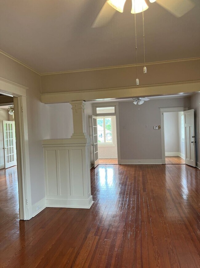 Foto del edificio - 7915 S. Claiborne