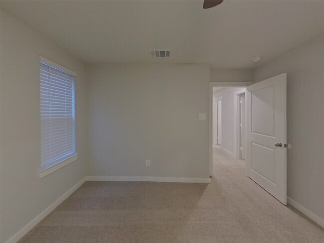 Foto del edificio - 9835 Willow Creek Commerce Dr