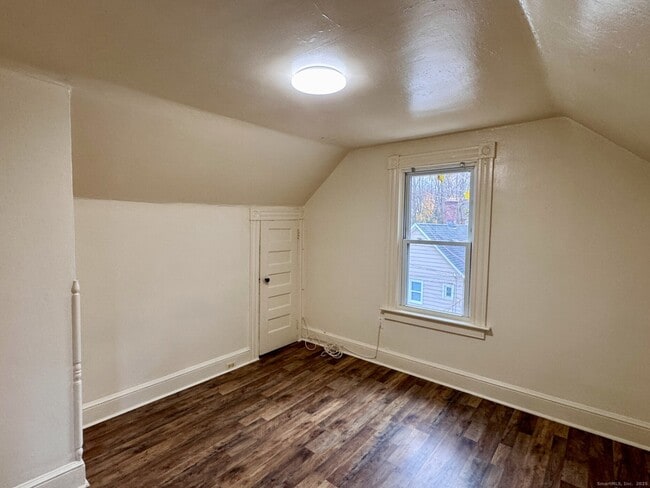 Building Photo - 58 New Litchfield St