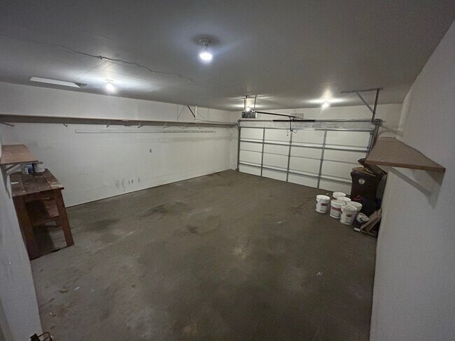 Foto del edificio - 1030 Oak Forest Dr