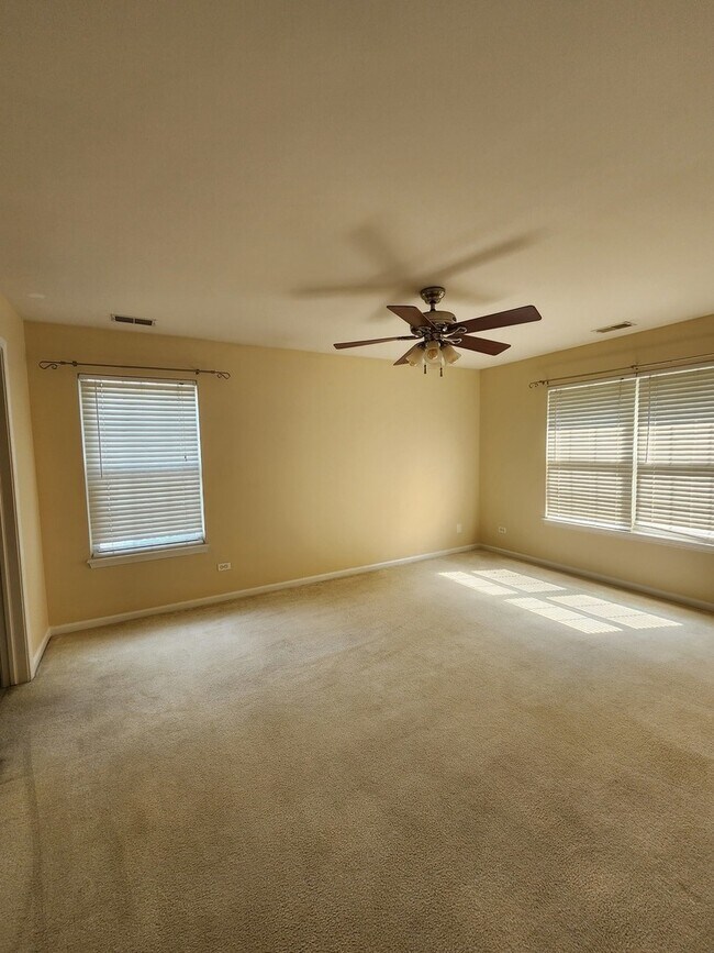 Building Photo - 1171 N Red Oak Cir
