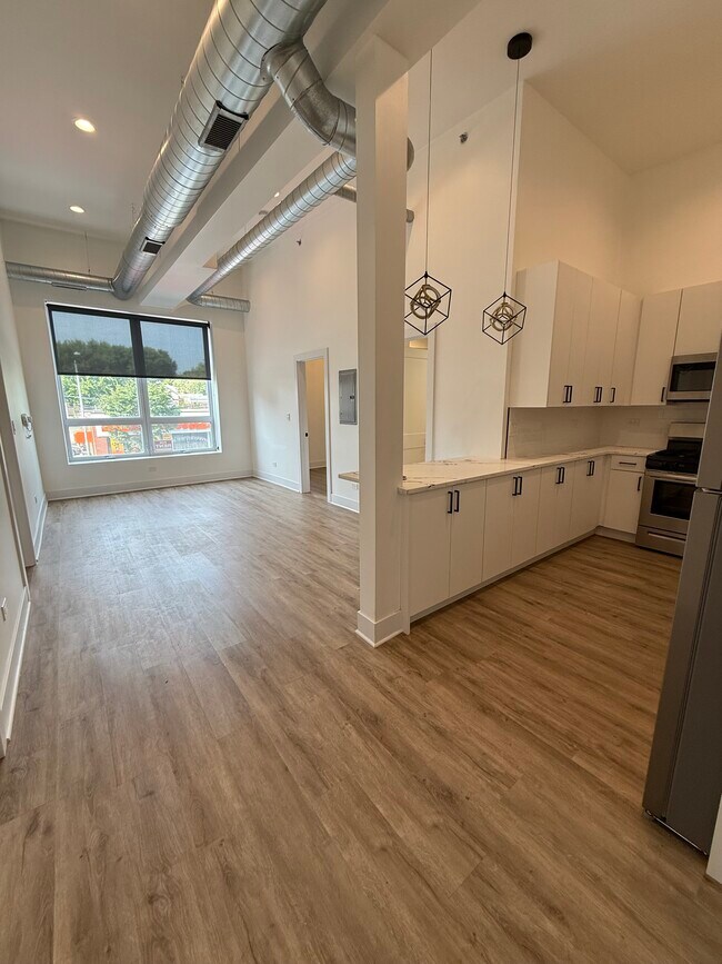 Foto del edificio - 4735 N Artesian Ave