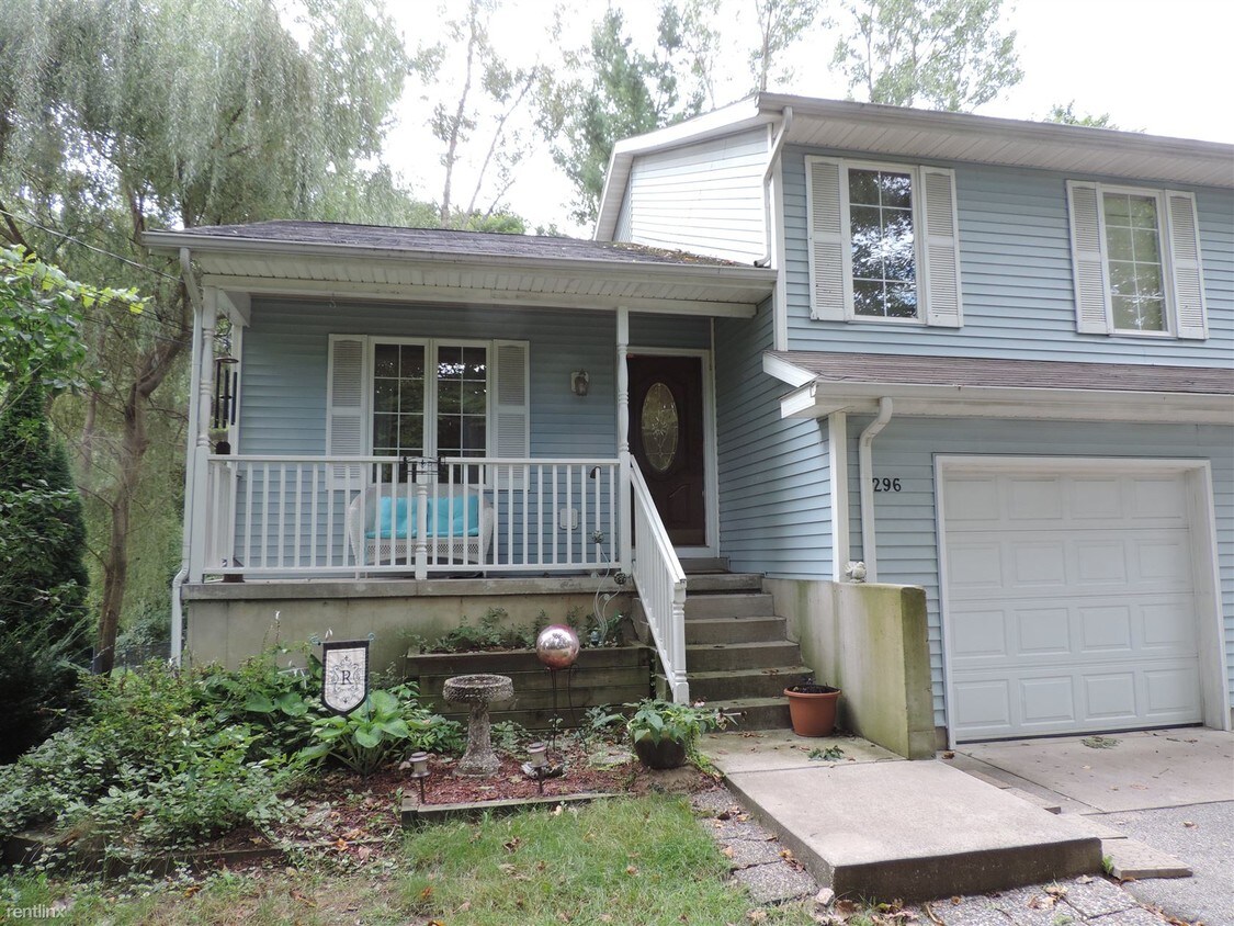 296 4 Mile Rd NW, Comstock Park, MI 49321 Townhome Rentals in
