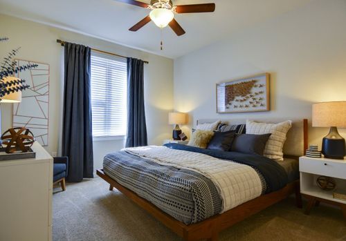 Building Photo - 4901 S 1st St