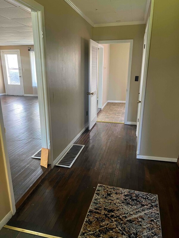Primary Photo - 410 Innis St