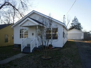 Building Photo - 1105 Turner St