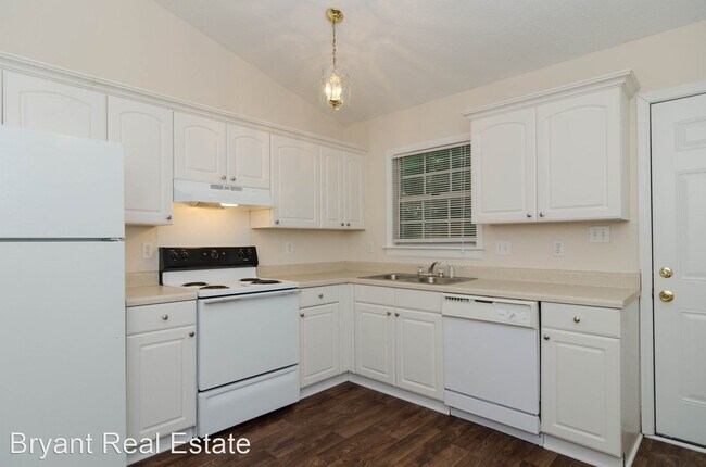 Building Photo - 2 br, 2 bath House - 4110 Bear Court