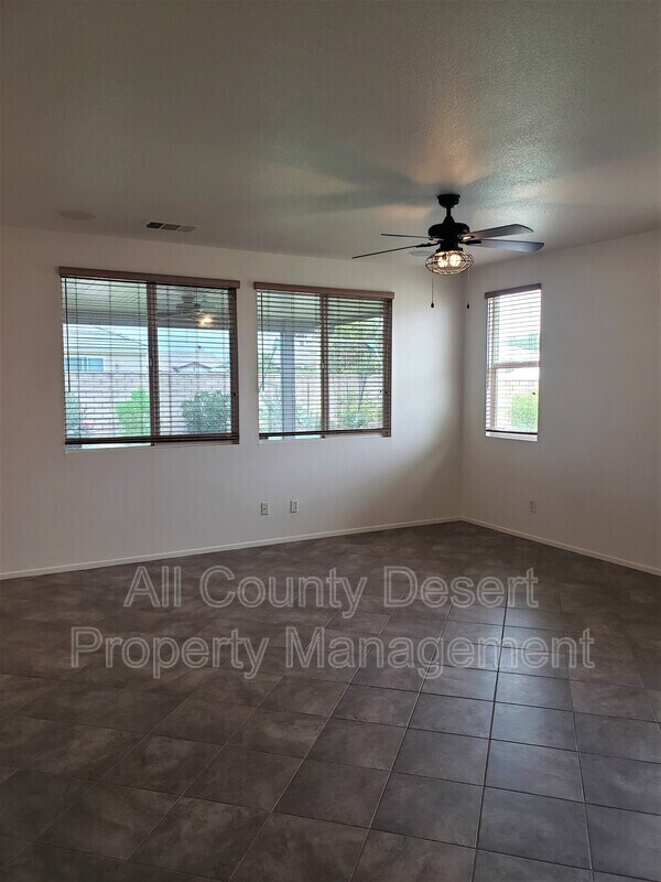 Foto del edificio - 37853 Avon St