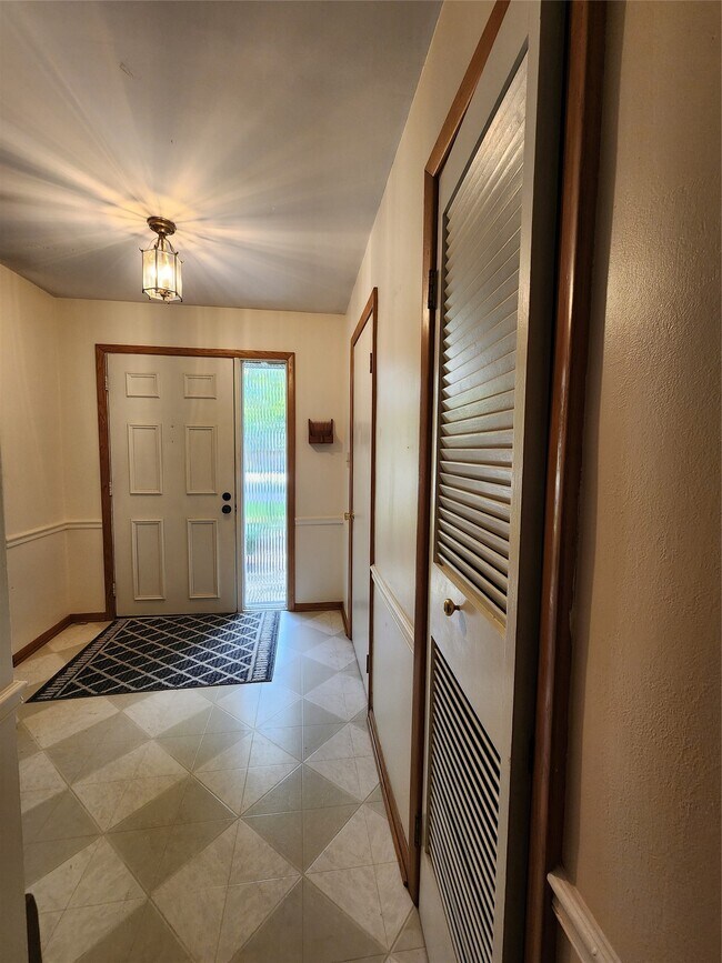 Foto del edificio - 5406 Creek Ln