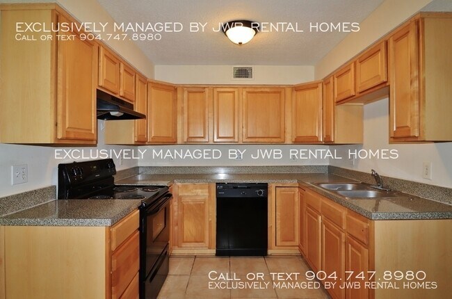 Foto del edificio - 3530 Trout River Blvd
