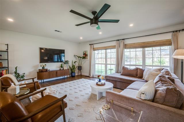 Foto del edificio - 2222 Springhill Dr