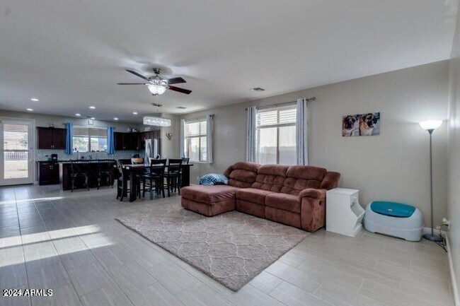 Building Photo - 35951 N Matthews Dr