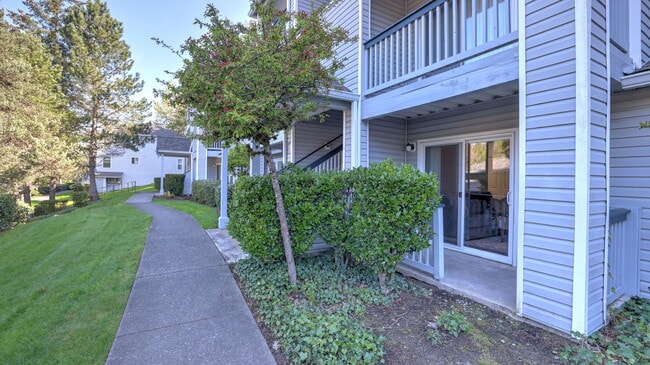 Building Photo - 33020 10th Ave SW