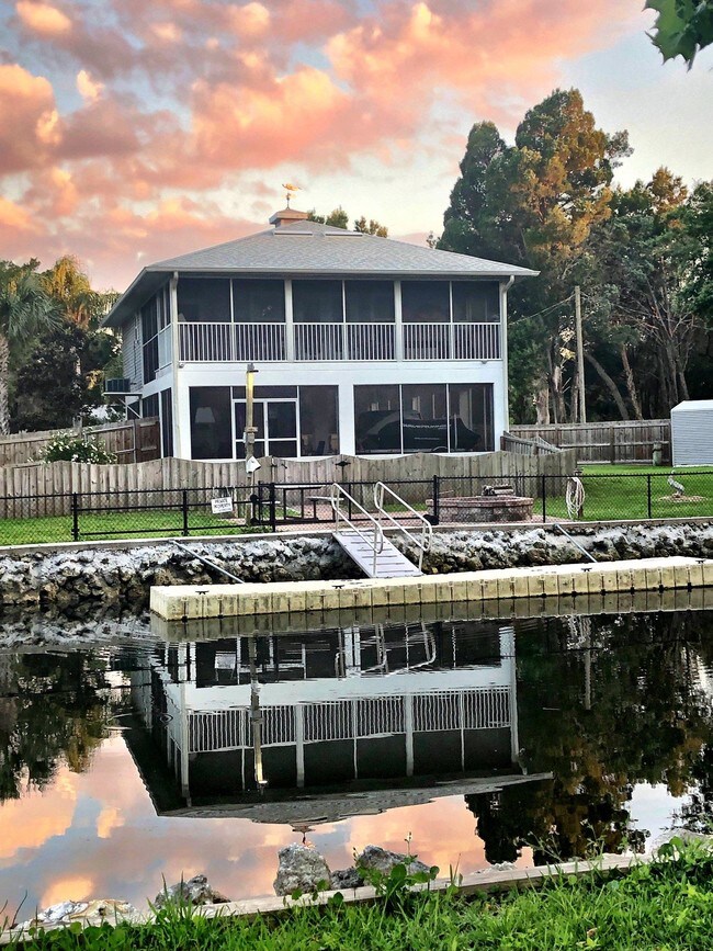 Building Photo - 11305 Pool Ct W