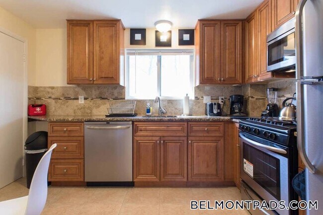 Building Photo - 37 Oxford Cir