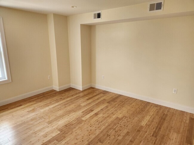 Foto del edificio - 44 Elmwood St
