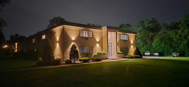 Foto del edificio - 10 Oak Ave