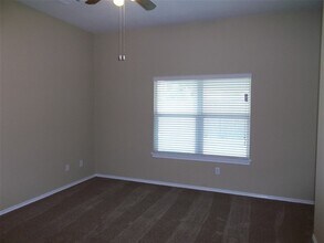 Building Photo - 1835 Manor Dr