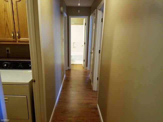 Building Photo - 3 br, 2 bath House - 470 Pine Grove Dr