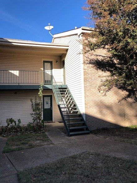 Building Photo - 6784 Quail Hollow Ct