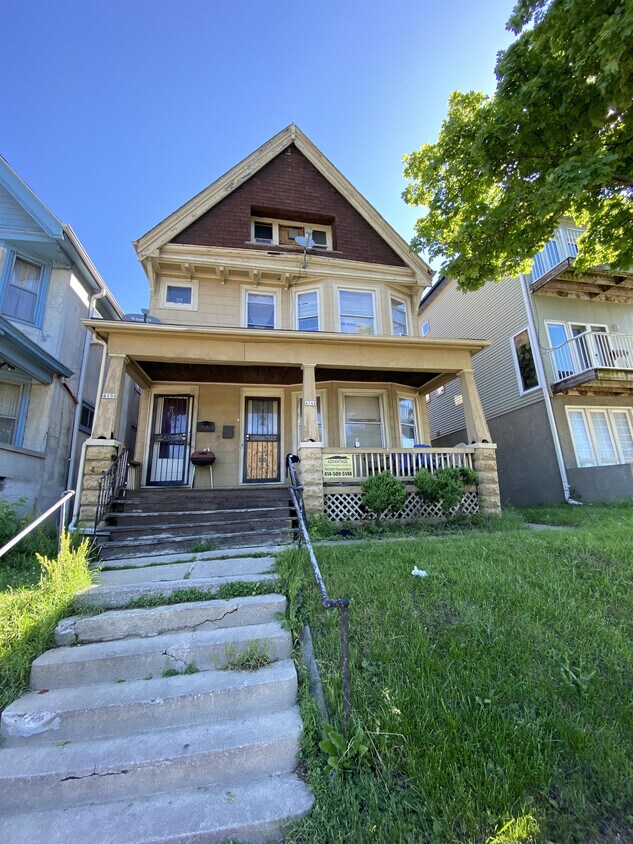 Primary Photo - 4148 W Lisbon Ave