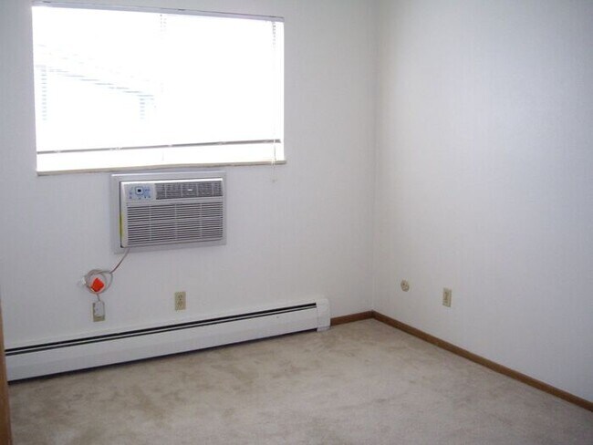 Foto del edificio - Beautiful 2 Bedroom Town Home! INCLUDED IN RENT: Water/Sewer/Gas/Trash