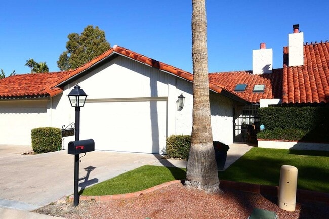 Photo - 5804 N Scottsdale Rd Townhome