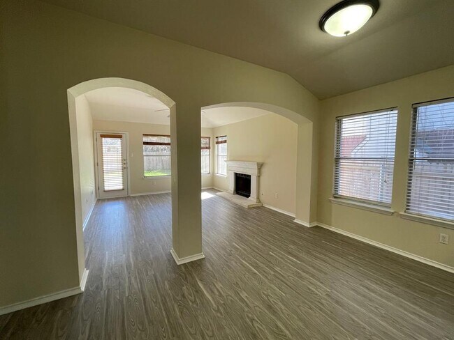Foto del edificio - 8430 Alvin High Ln