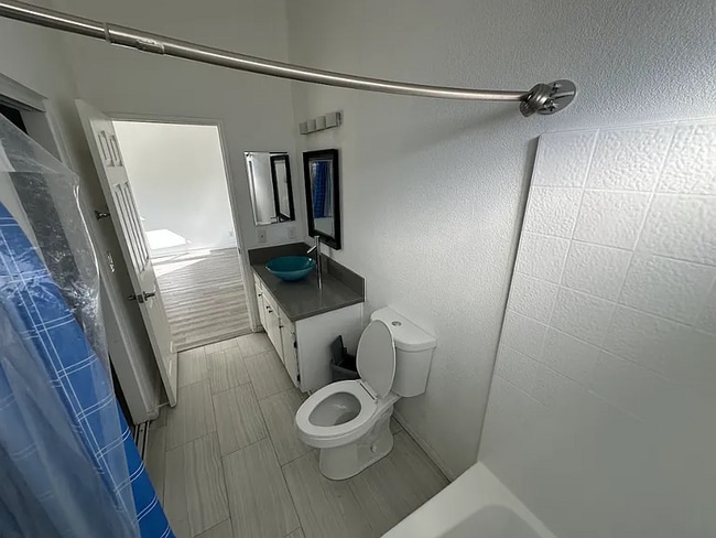 Foto del edificio - 4732 Katrina Pl