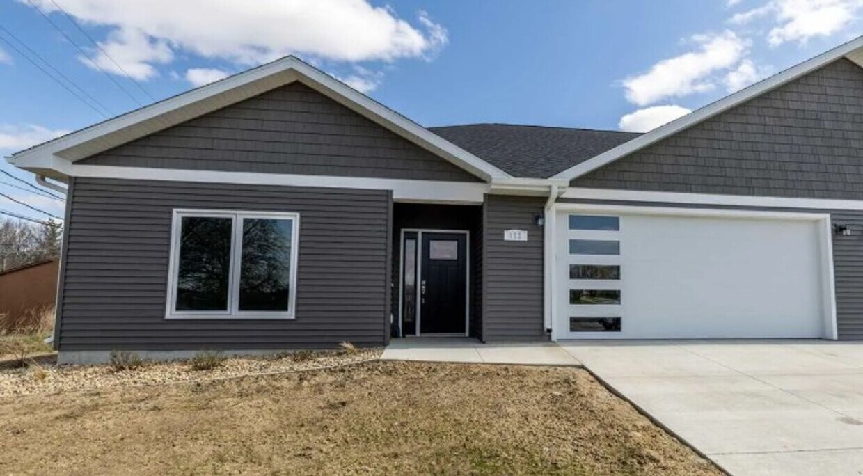 Primary Photo - Newly Built 4 bedroom 3 bathroom Twinhome ...