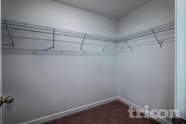 Building Photo - 177 E Rdg Wy