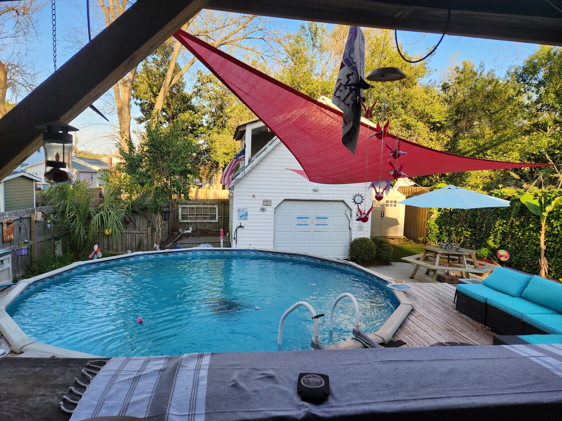 Private pool - 310 N 5th Ave