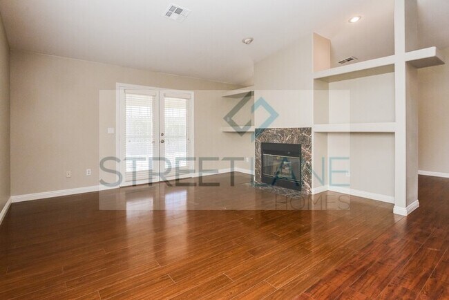 Building Photo - REDUCED!