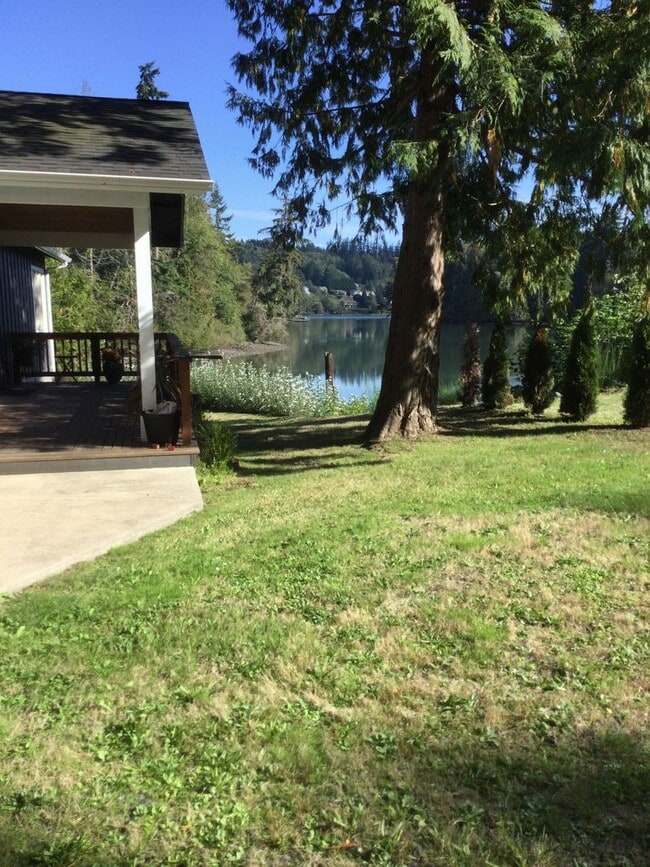 Building Photo - Serene Water View Property.